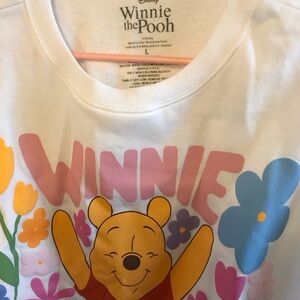 Disney Winnie the Pooh Floral White Sweatshirt.Sz Lg new.